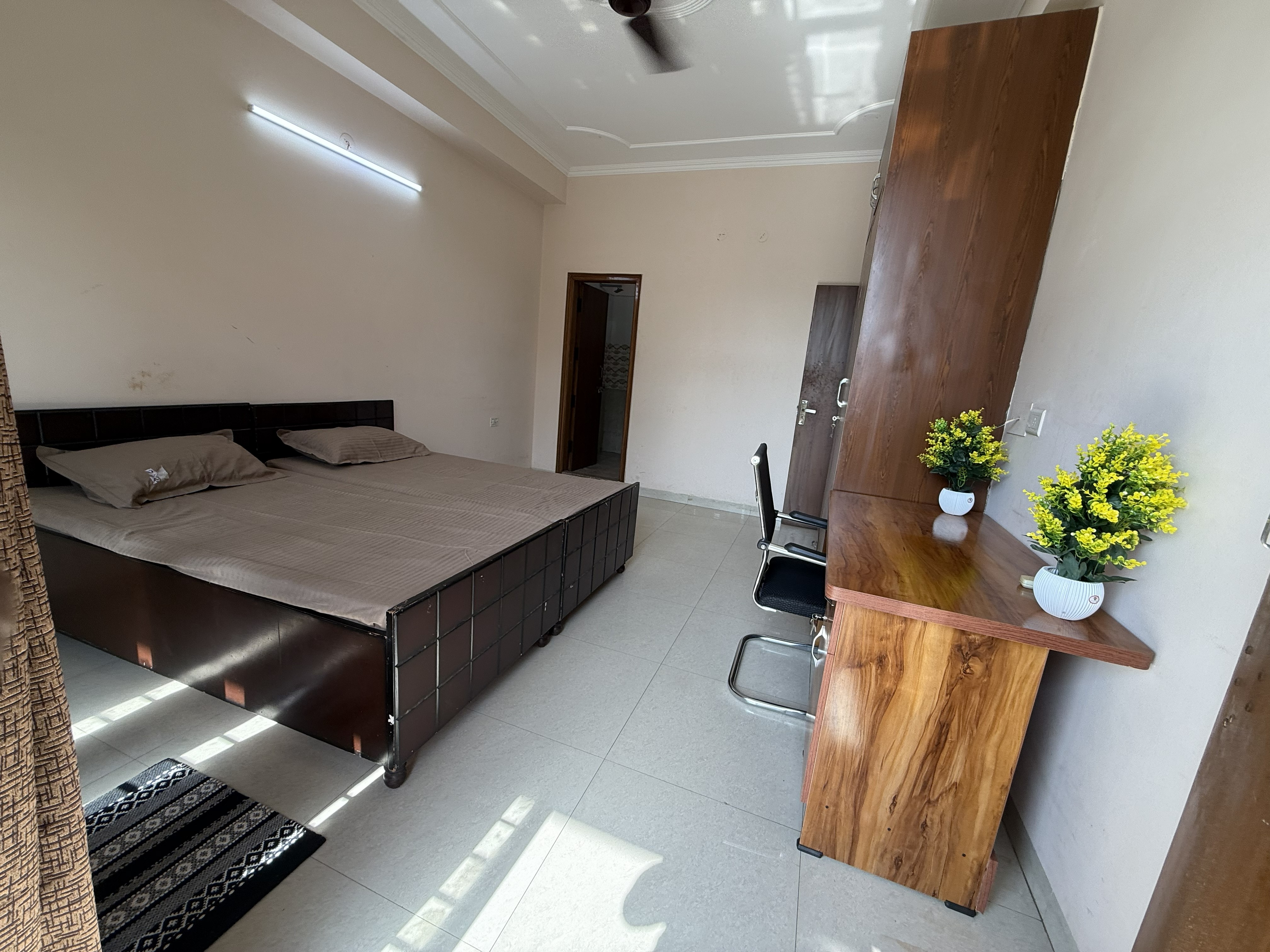 MM SAI MEN'S HOSTEL