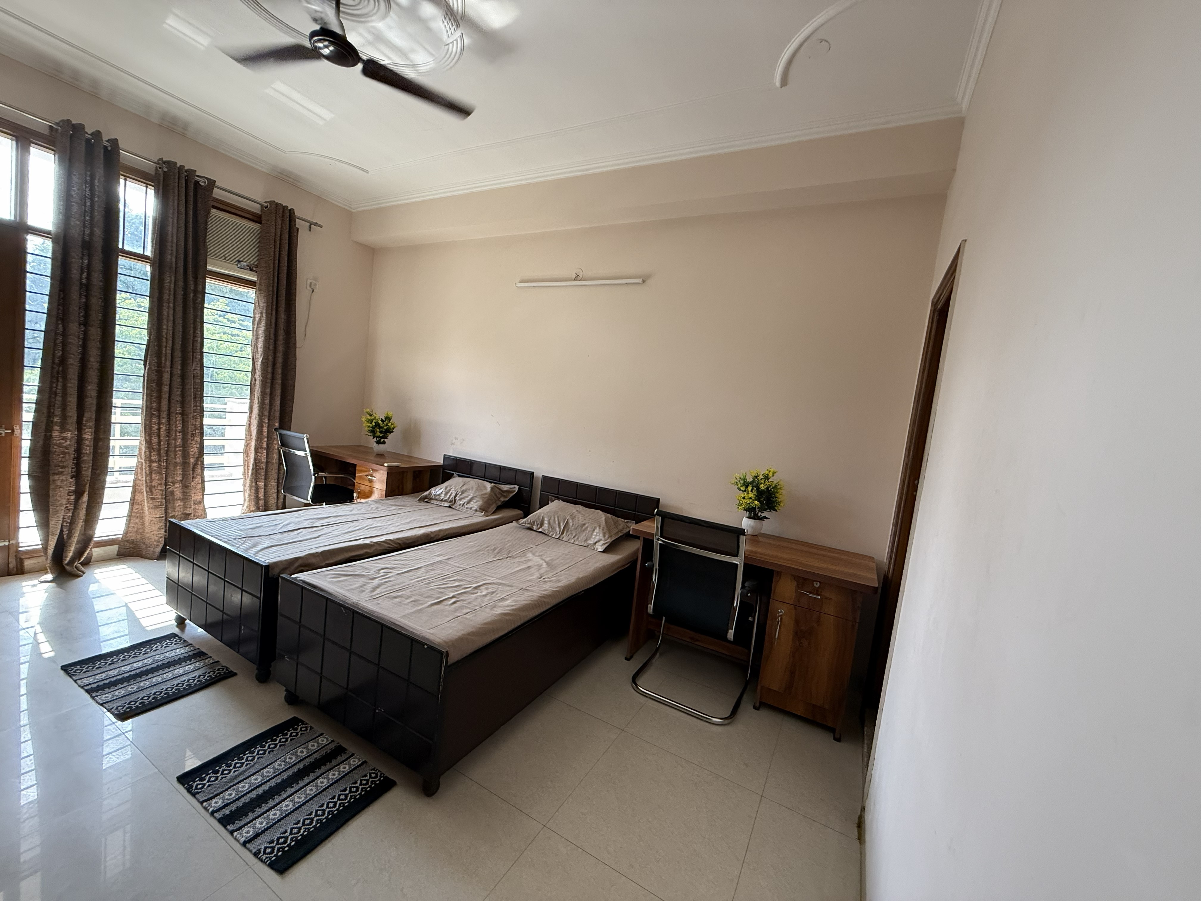 Leisure hostel /pg for boys