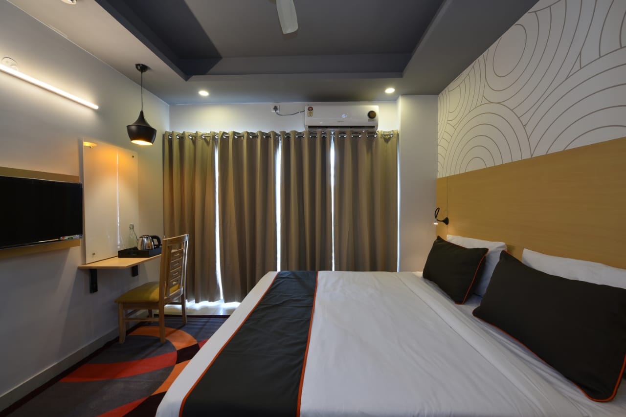Zolo Zentrum - Gents PG in Nungambakkam